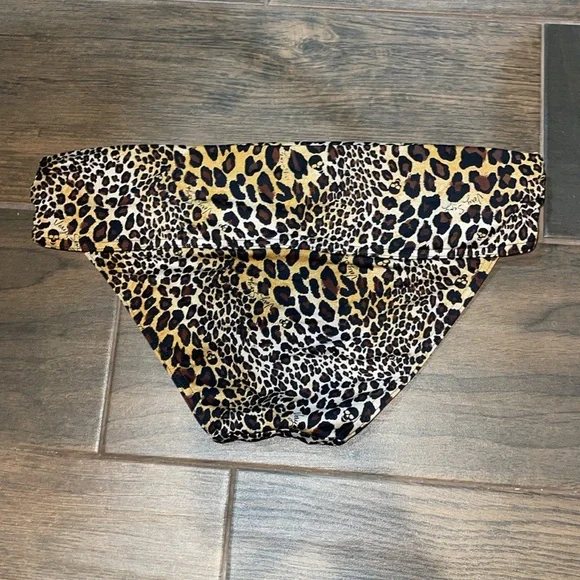 Victoria’s Secret bikini bottom leopard - Picture 2 of 3
